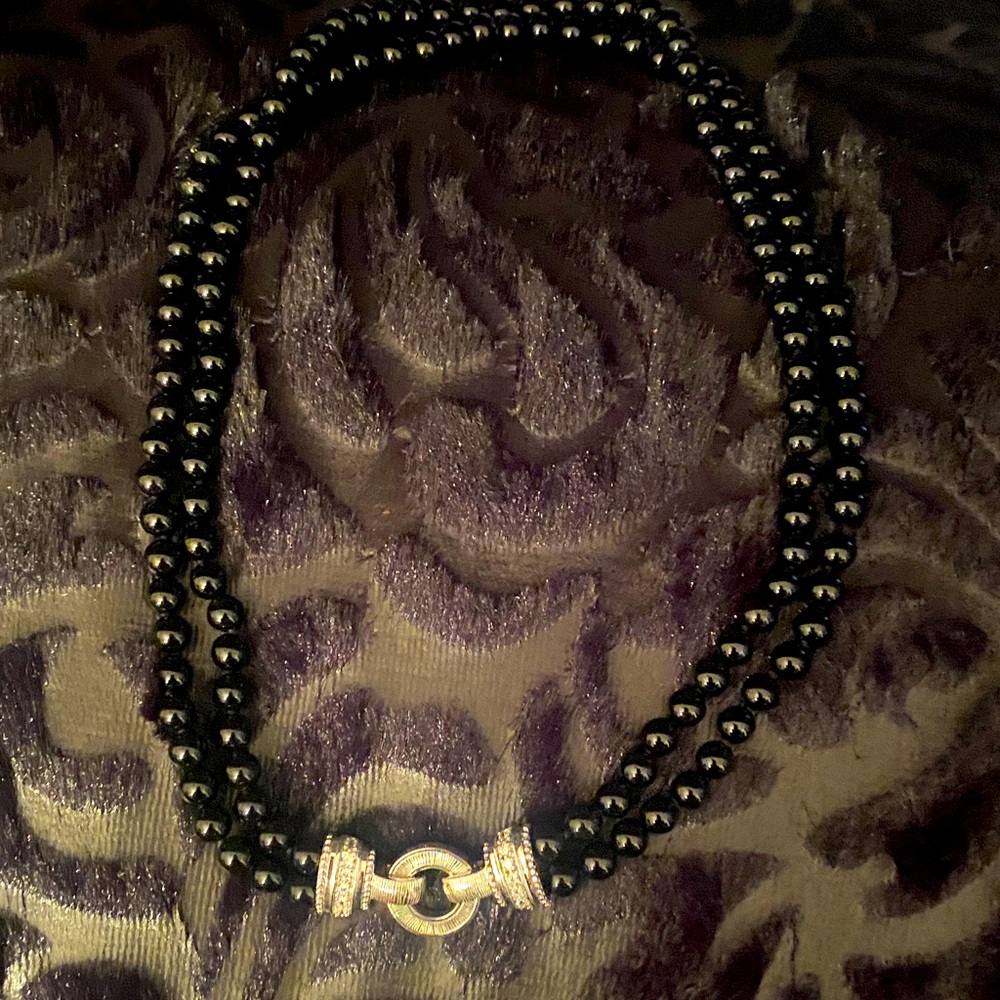 Elegant Judith Ripka onyx Bead Necklace with Toggle Accent🖤🍒🍒